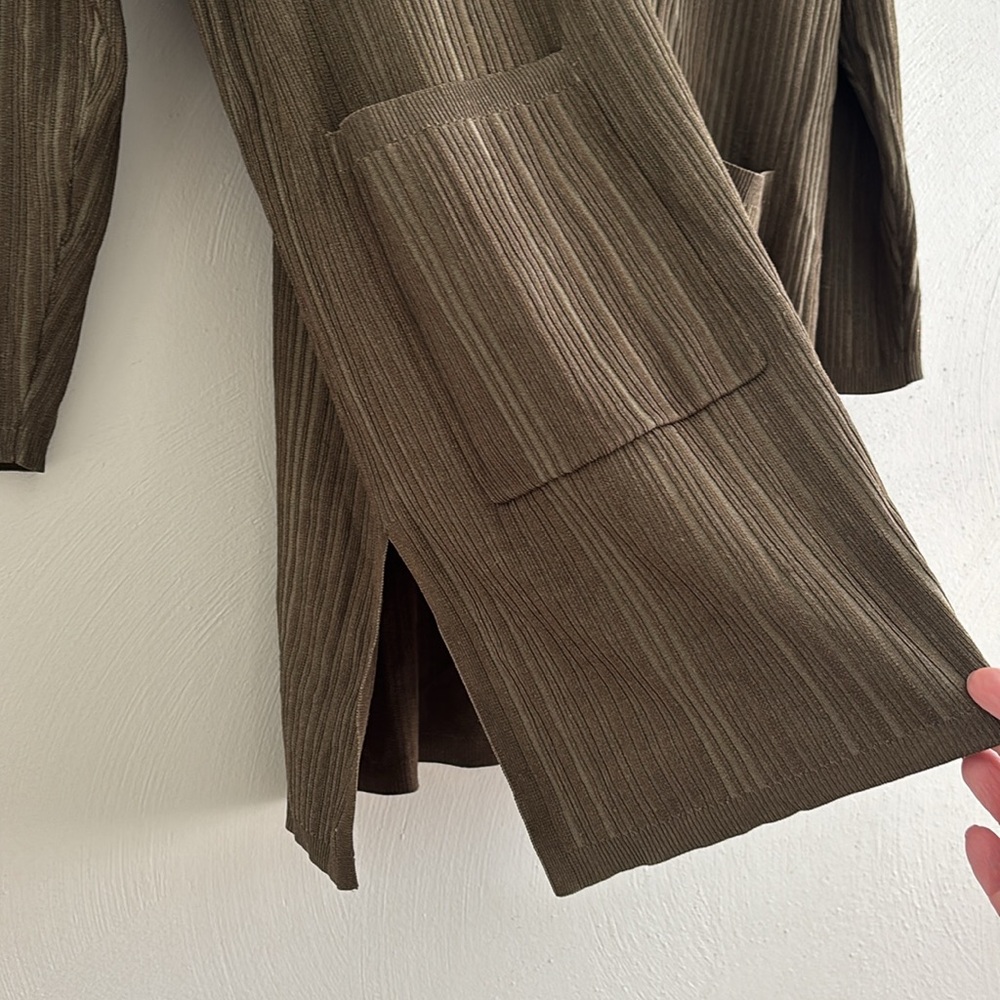 Chicos | V-Neck Button Down Ribbed Front Pocket Cardigan (M) Olive - Picture 7 of 11